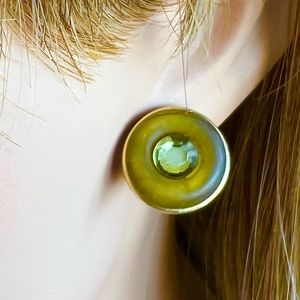 Unmarked 1980s Liz Claiborne Green lucite & Gold Pierced Earrings